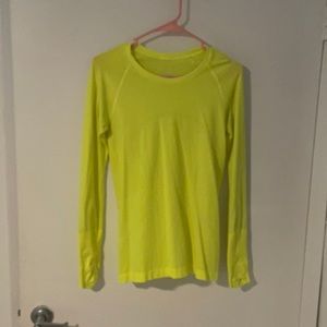 lululemon Swiftly 2.0 Highlight Yellow size 6